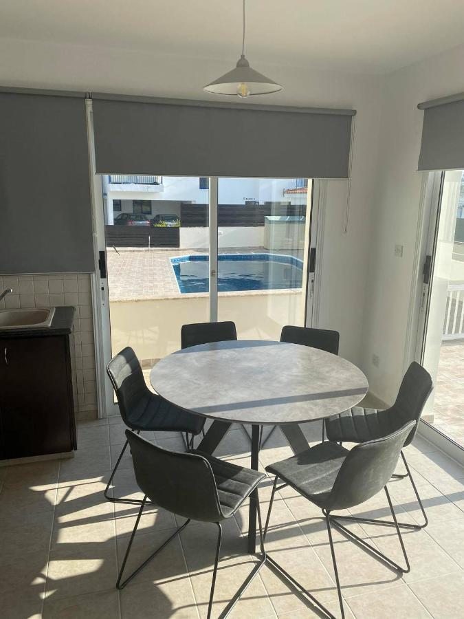 Cosy Apartment In Kato Paphos With Pool Access Exterior photo